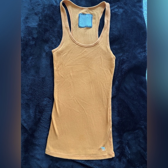 RARE bundle of 2000’s vintage racer back tank tops (3) - Picture 2 of 9